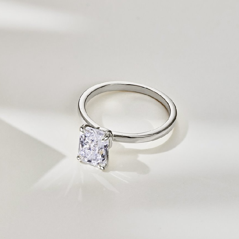 2Ct Radiant Cut Engagement Ring