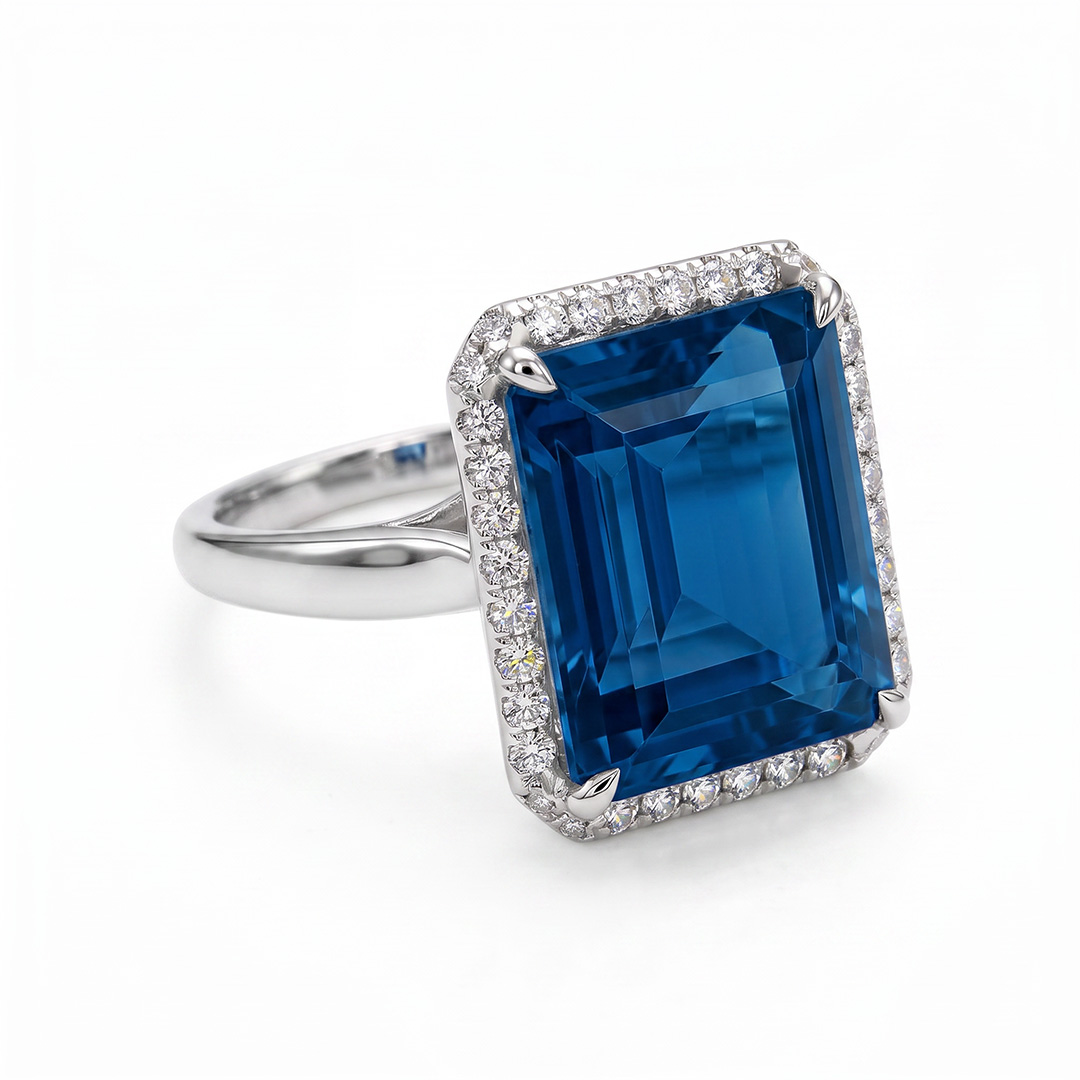 10.45CT Emerald-Cut 10ct Aquamarine Halo Engagement Ring 10.45CT Emerald-Cut 10ct Aquamarine Halo Engagement Ring