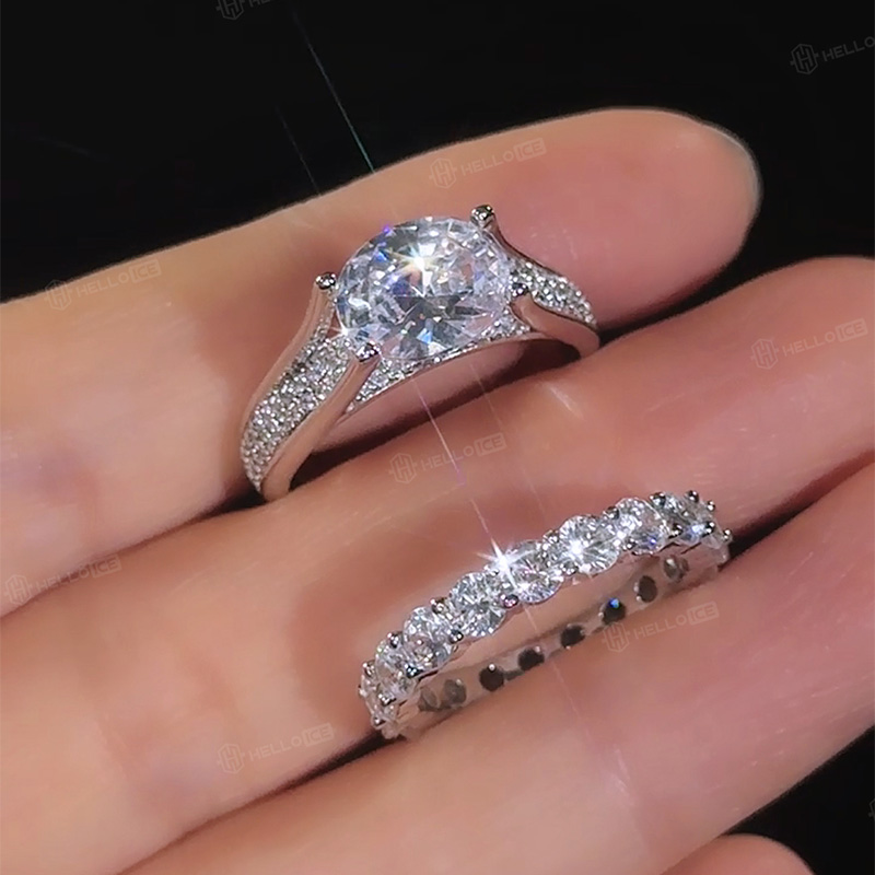 Unique Oval Cut Engagement Ring In Silver Unique Oval Cut Engagement Ring In Silver