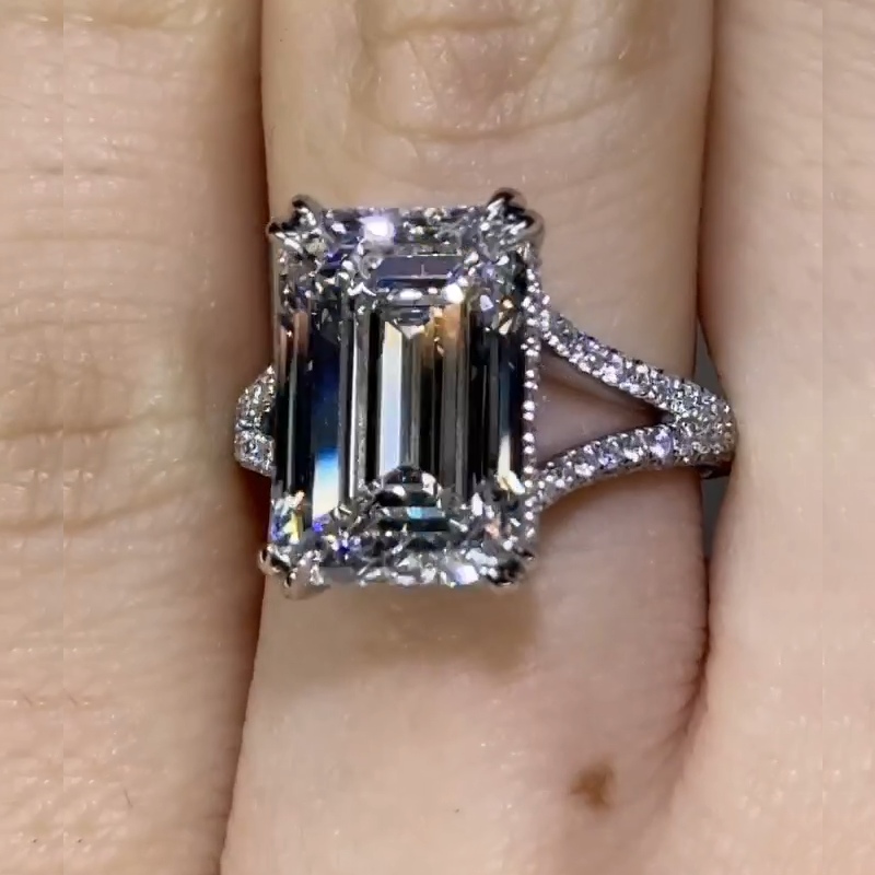 Elegant Emerald Cut Engagement Ring in Silver