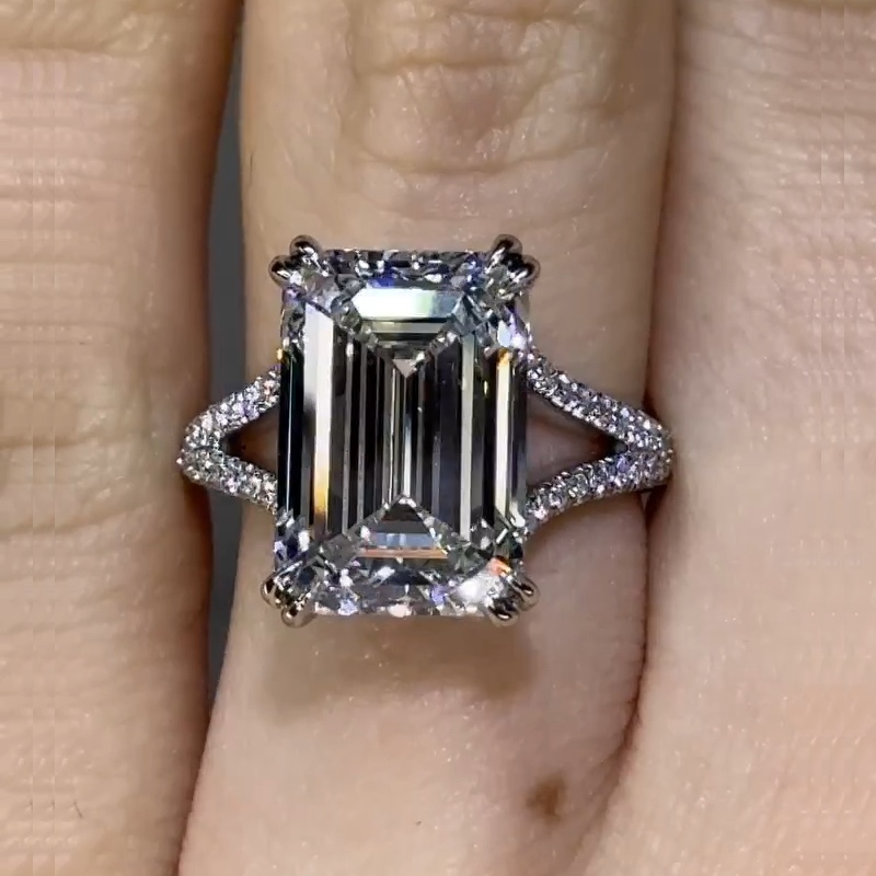 Elegant Emerald Cut Engagement Ring in Silver