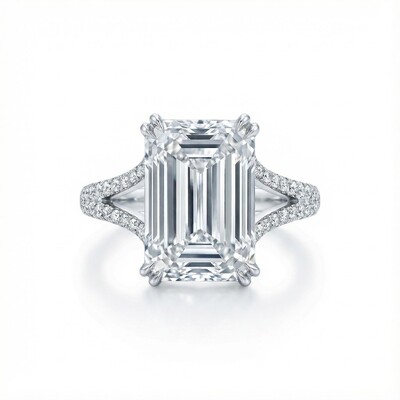 Elegant Emerald Cut Engagement Ring in Silver