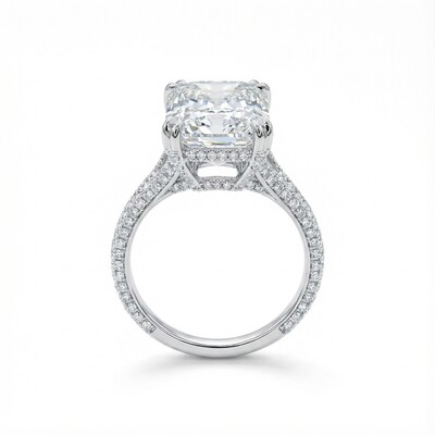 Elegant Emerald Cut Engagement Ring in Silver