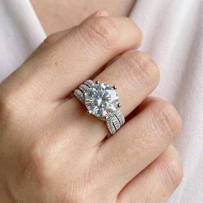 6 Prong Twist Round Cut Engagement Ring