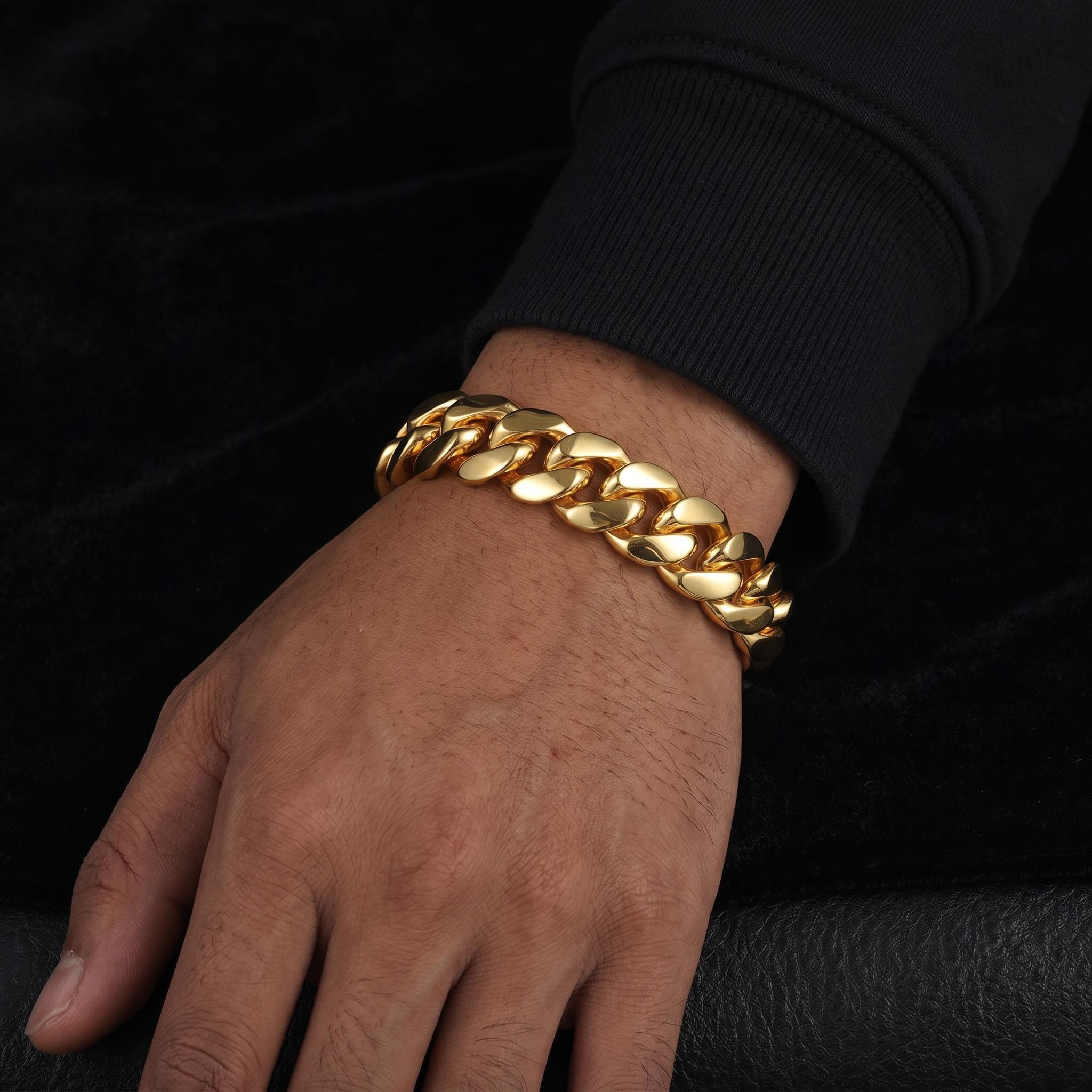 20mm/22mm Iced Clasp Cuban Bracelet in Gold