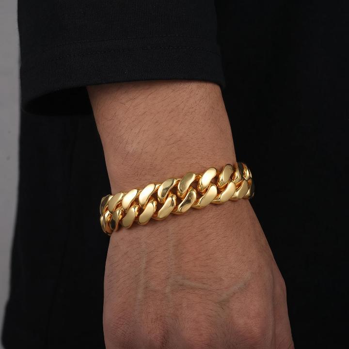 20mm/22mm Iced Clasp Cuban Bracelet in Gold