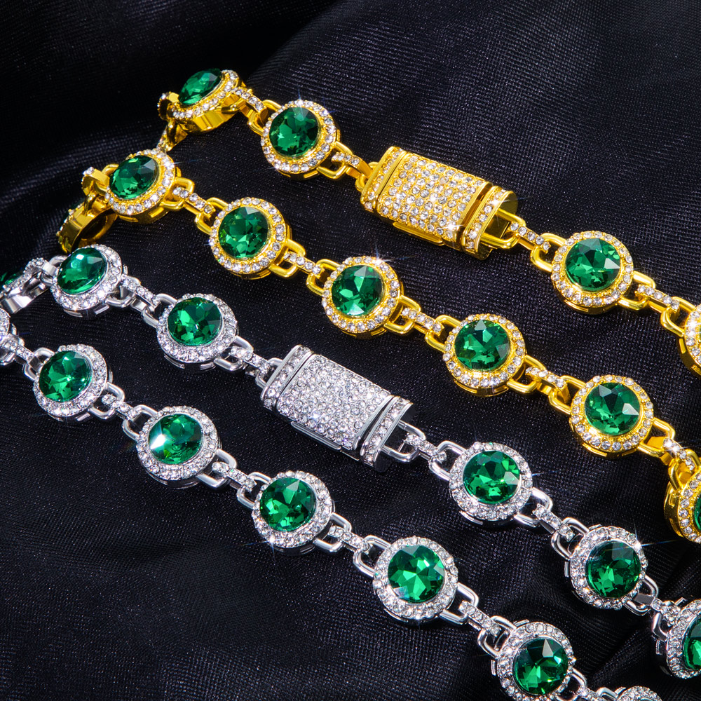 Round Brilliant Cut Emerald Green Diamonds Necklace