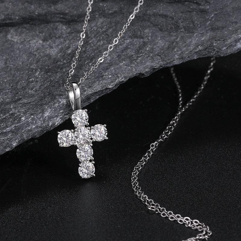 S925 Sterling Silver Moissanite Claw Ice Out Cross Pendant