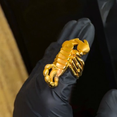 Scorpion Ring in Gold