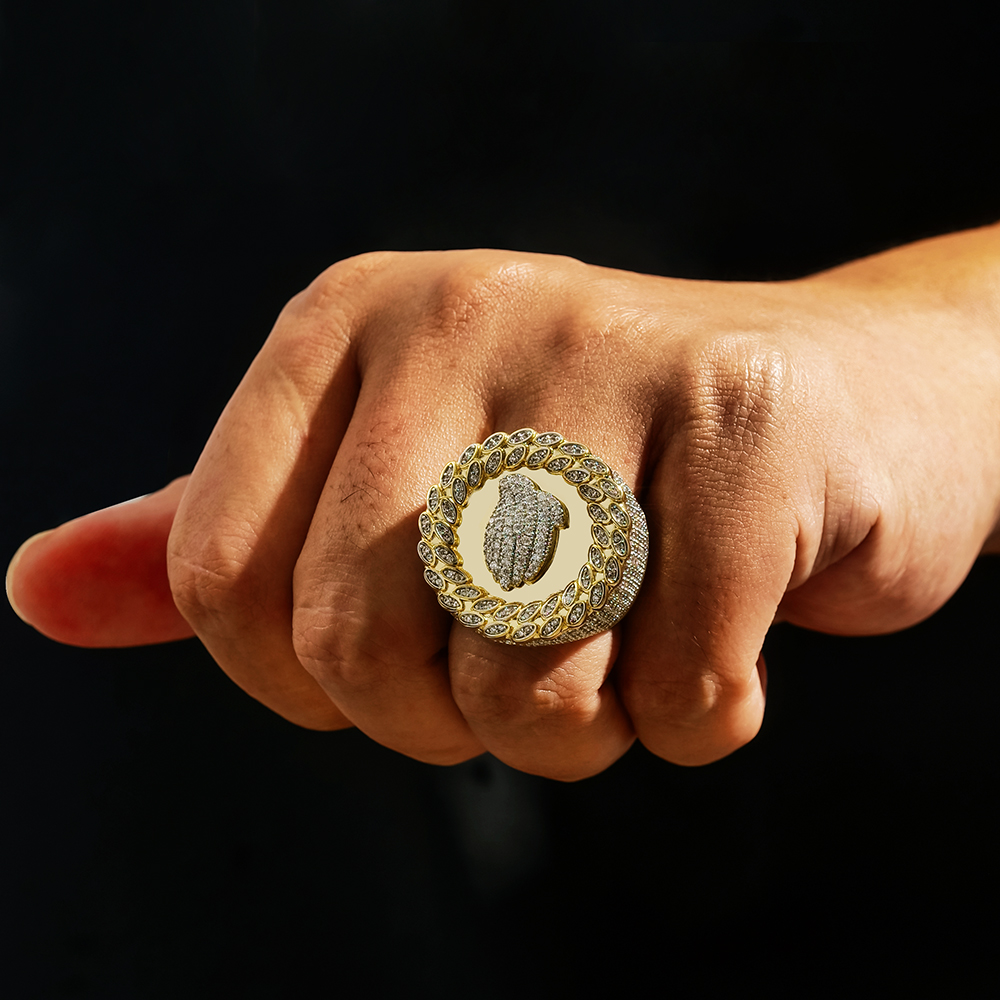 Prayer Hands Ring in Gold