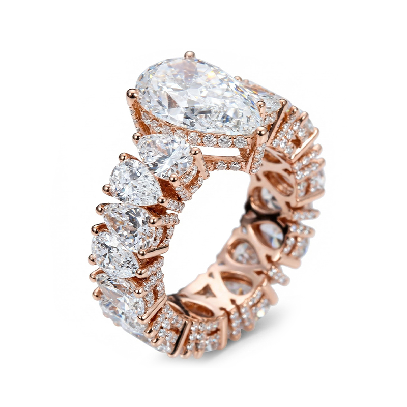 Luxury 10.5Ct Pear Cut Engagement Ring in Rose Gold