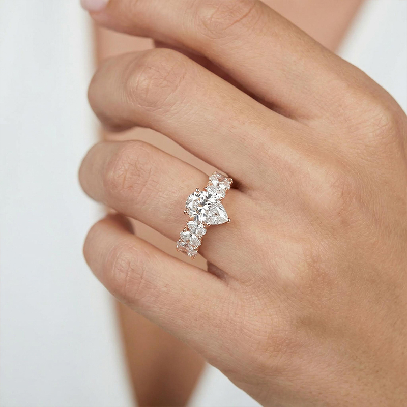 Luxury 10.5Ct Pear Cut Engagement Ring in Rose Gold