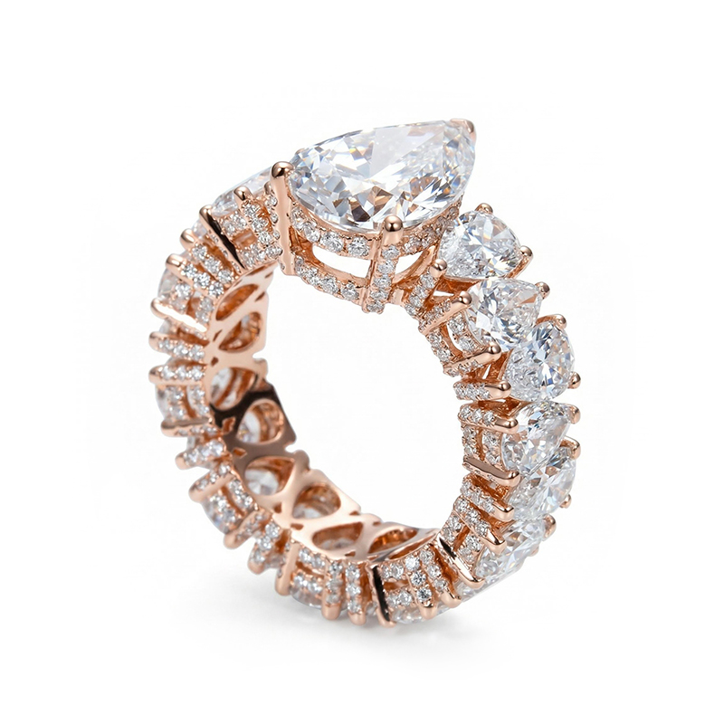 Luxury 10.5Ct Pear Cut Engagement Ring in Rose Gold