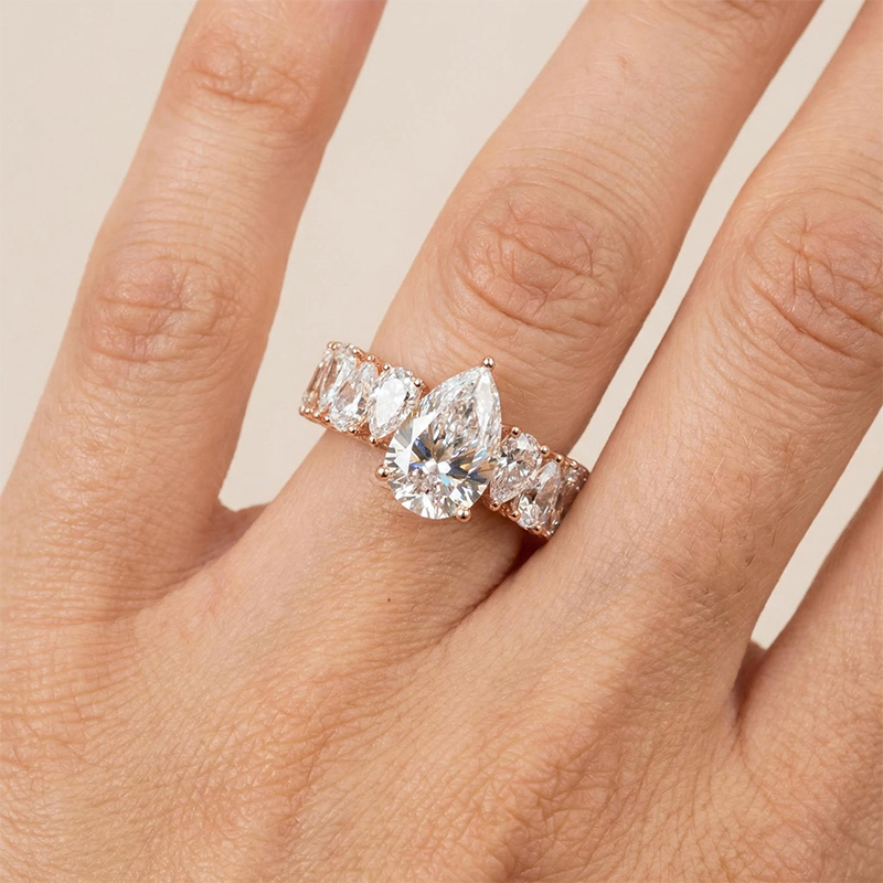 Luxury 10.5Ct Pear Cut Engagement Ring in Rose Gold