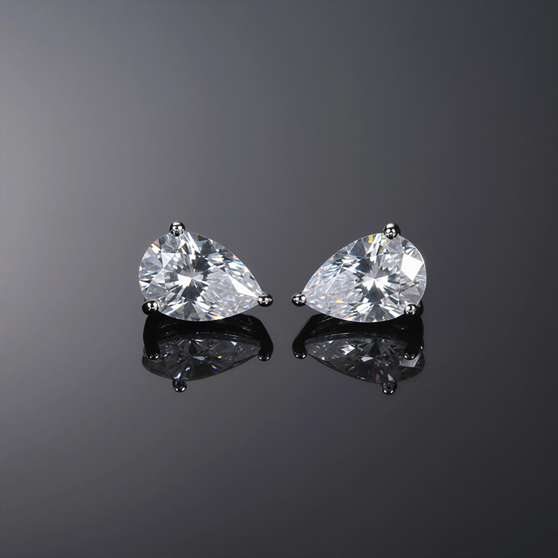 925S & VVS Moissanite 1Ct Pear Cut Stud Earrings