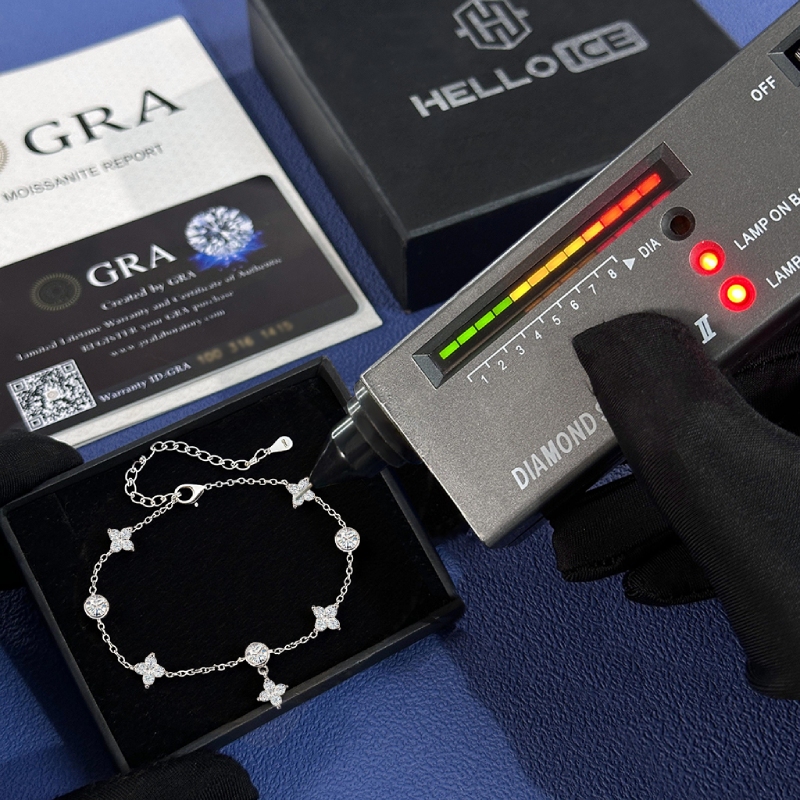 VVS Moissanite S925 Silver Four-leaf Clover Bracelet