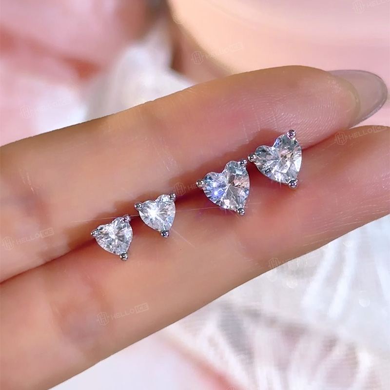 0.5CT/1CT Heart Cut VVS Moissanite S925 Silver Stud Earrings 0.5CT/1CT Heart Cut VVS Moissanite S925 Silver Stud Earrings