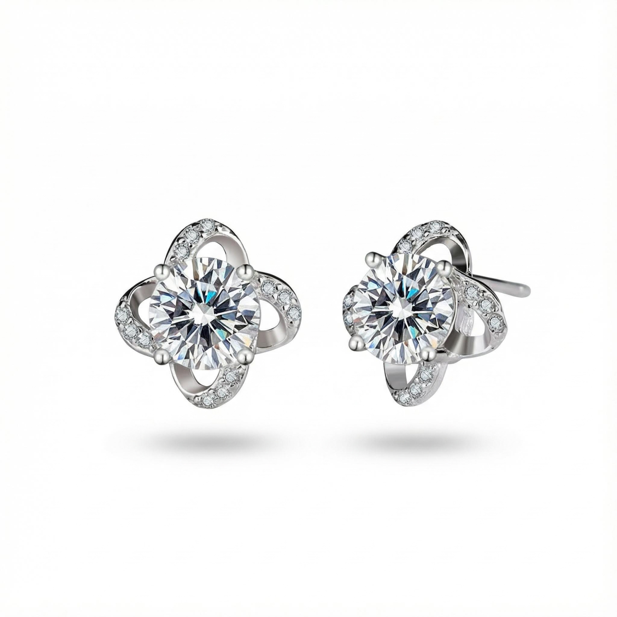 Round Cut VVS Moissanite S925 Silver Clover Stud Earrings