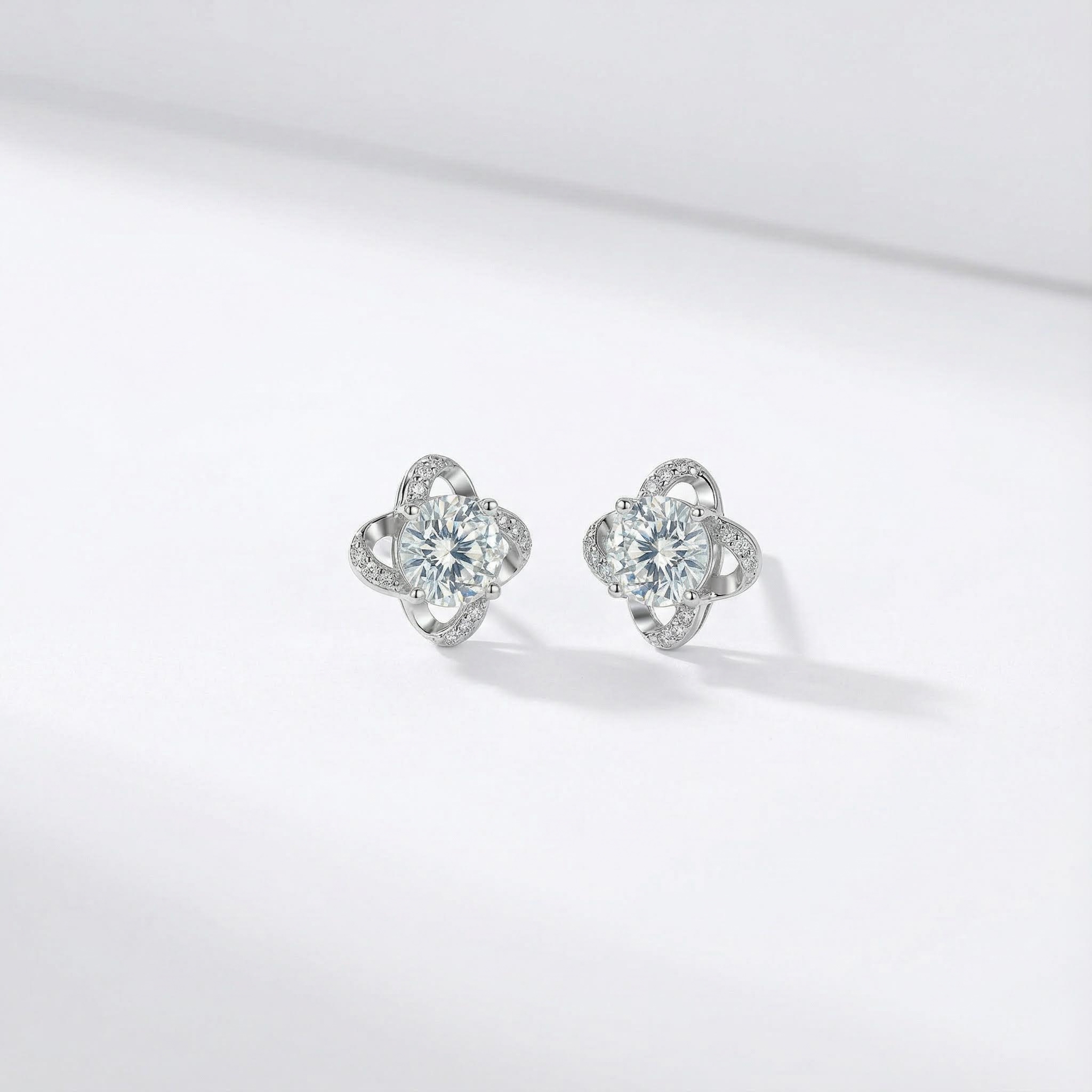 Round Cut VVS Moissanite S925 Silver Clover Stud Earrings