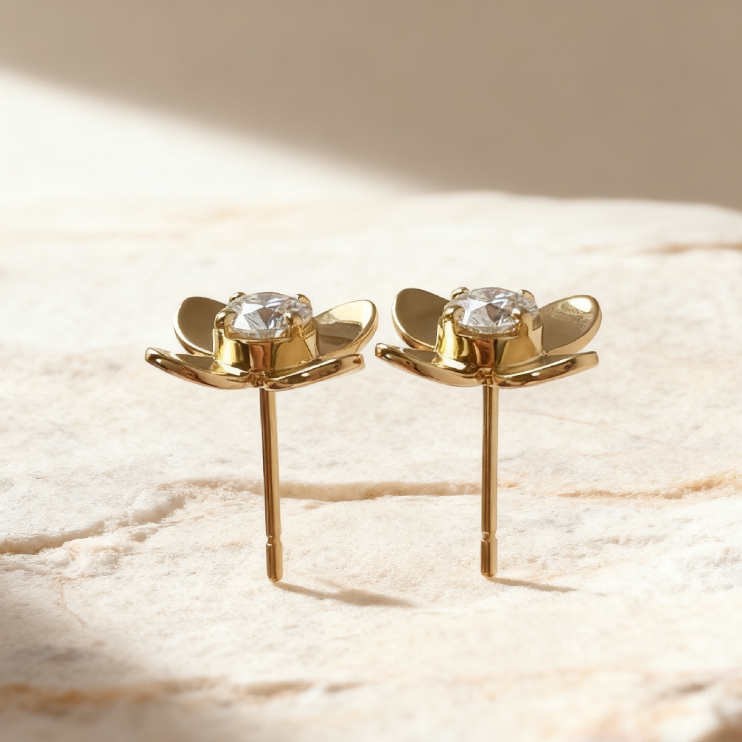 S925 Silver Round Diamond Floral Solitaire Stud Earrings S925 Silver Round Diamond Floral Solitaire Stud Earrings