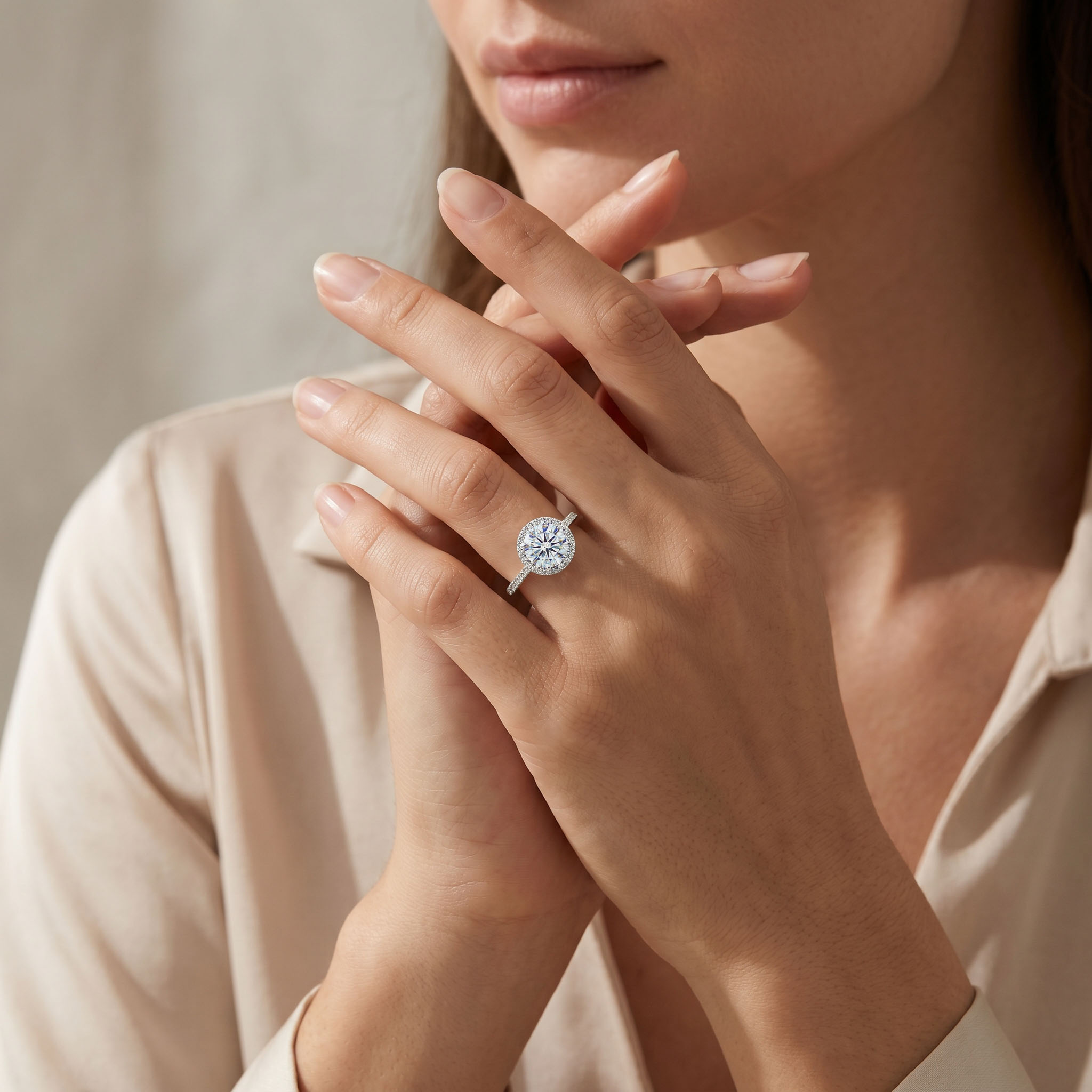 0.5CT/1CT Round Cut VVS Moissanite S925 Silver Halo Engagement Ring
