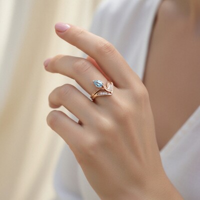 Blue Pear Diamond Flower Ring