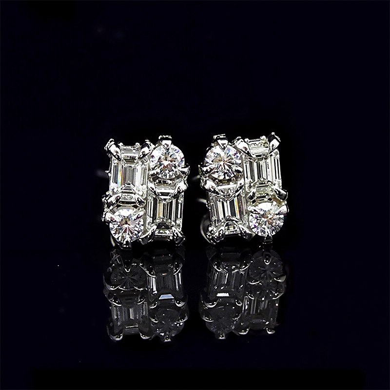 Baguette & Round Diamond Claw Stud Earrings