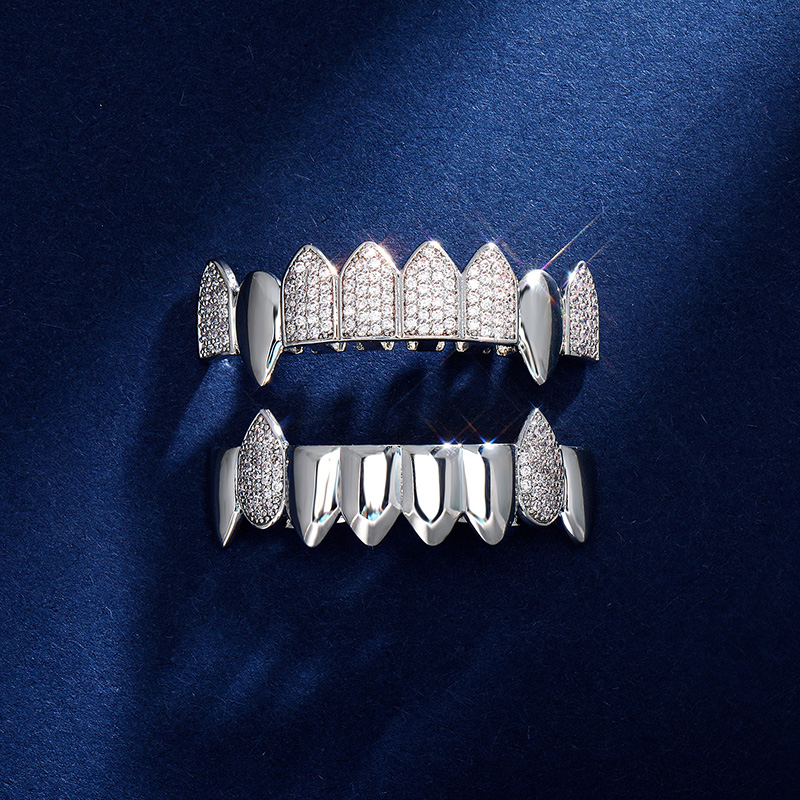 Iced Out Vampire Fang Grillz Set