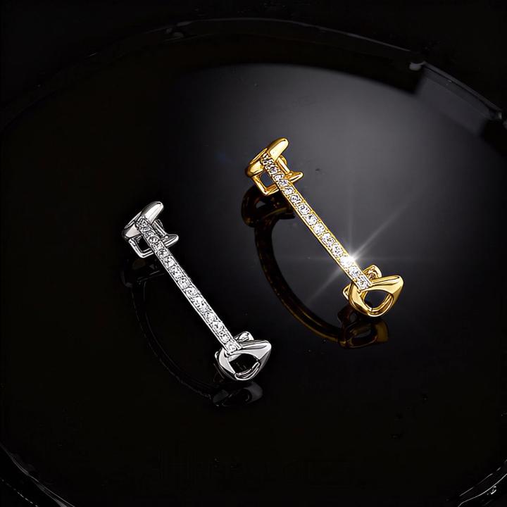 Iced Out One-Line Vampire Fang Grillz Iced Out One-Line Vampire Fang Grillz