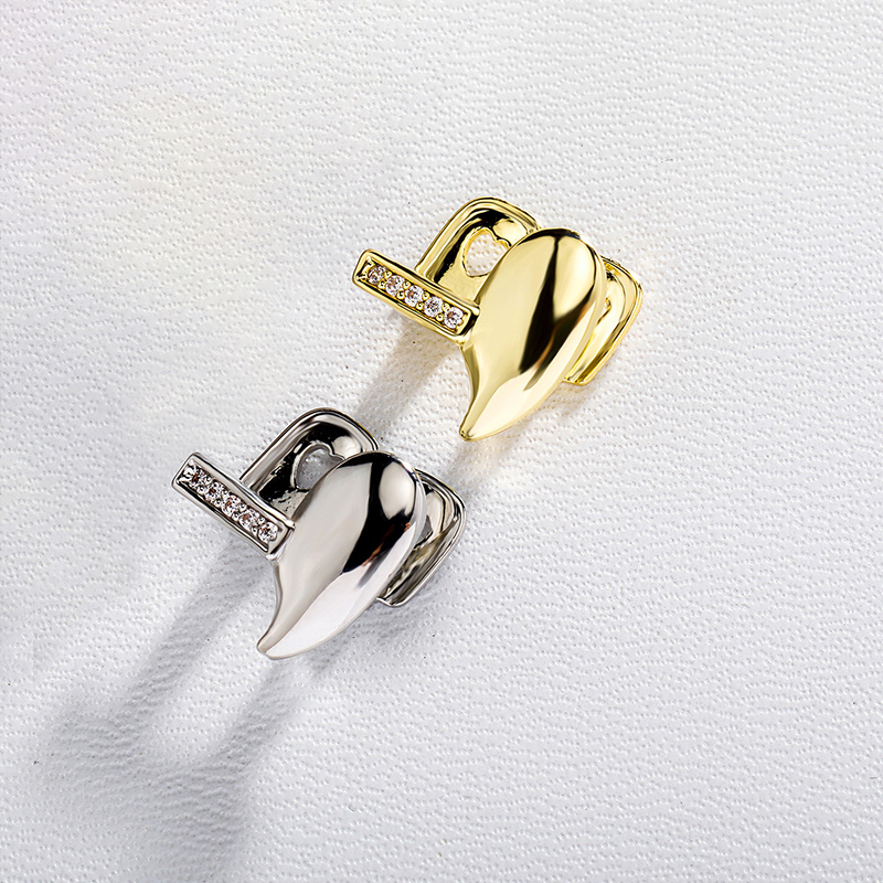 Iced Out Vampire Fang Double Grillz