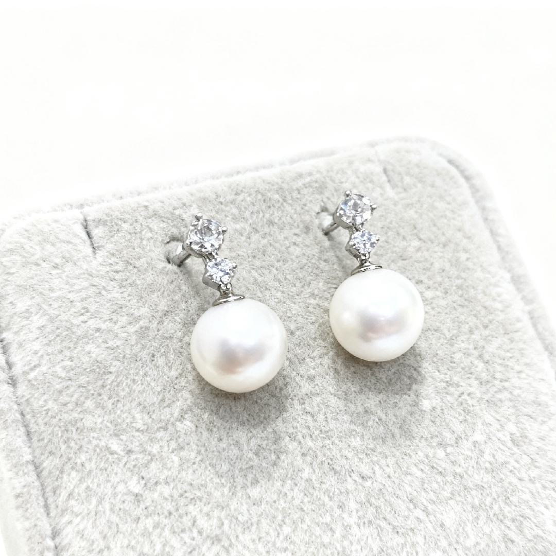 S925 Silver Round Diamond & Pearl Drop Earrings S925 Silver Round Diamond & Pearl Drop Earrings