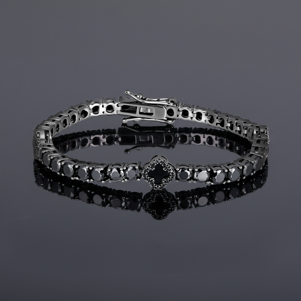 4mm Iced Out Four Leaf Clover Tennis Bracelet in Black Gold