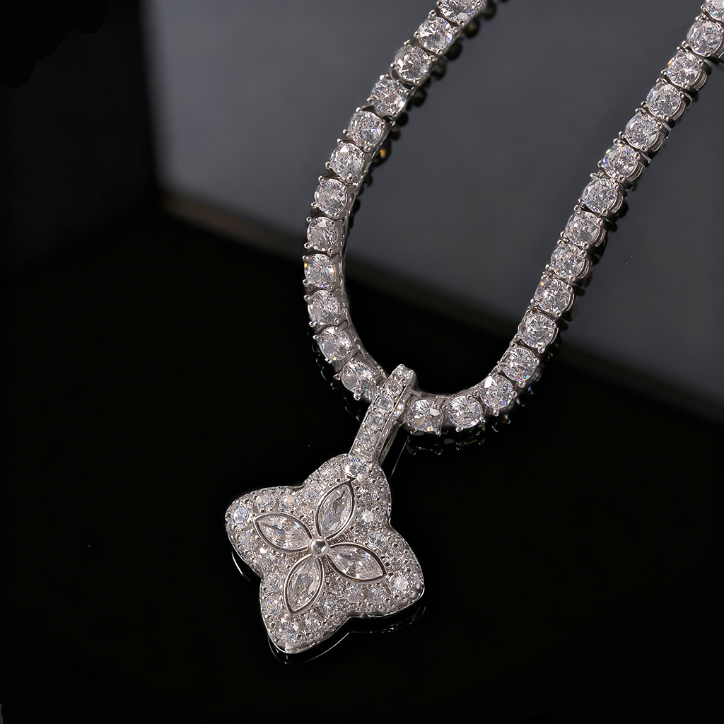 Iced Out Four Leaf Clover Pendent Necklace