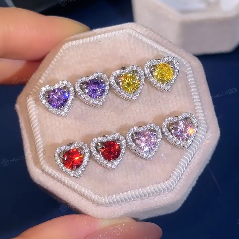 0.5CT Round Cut VVS Moissanite S925 Silver Heart Shape Halo Stud Earrings