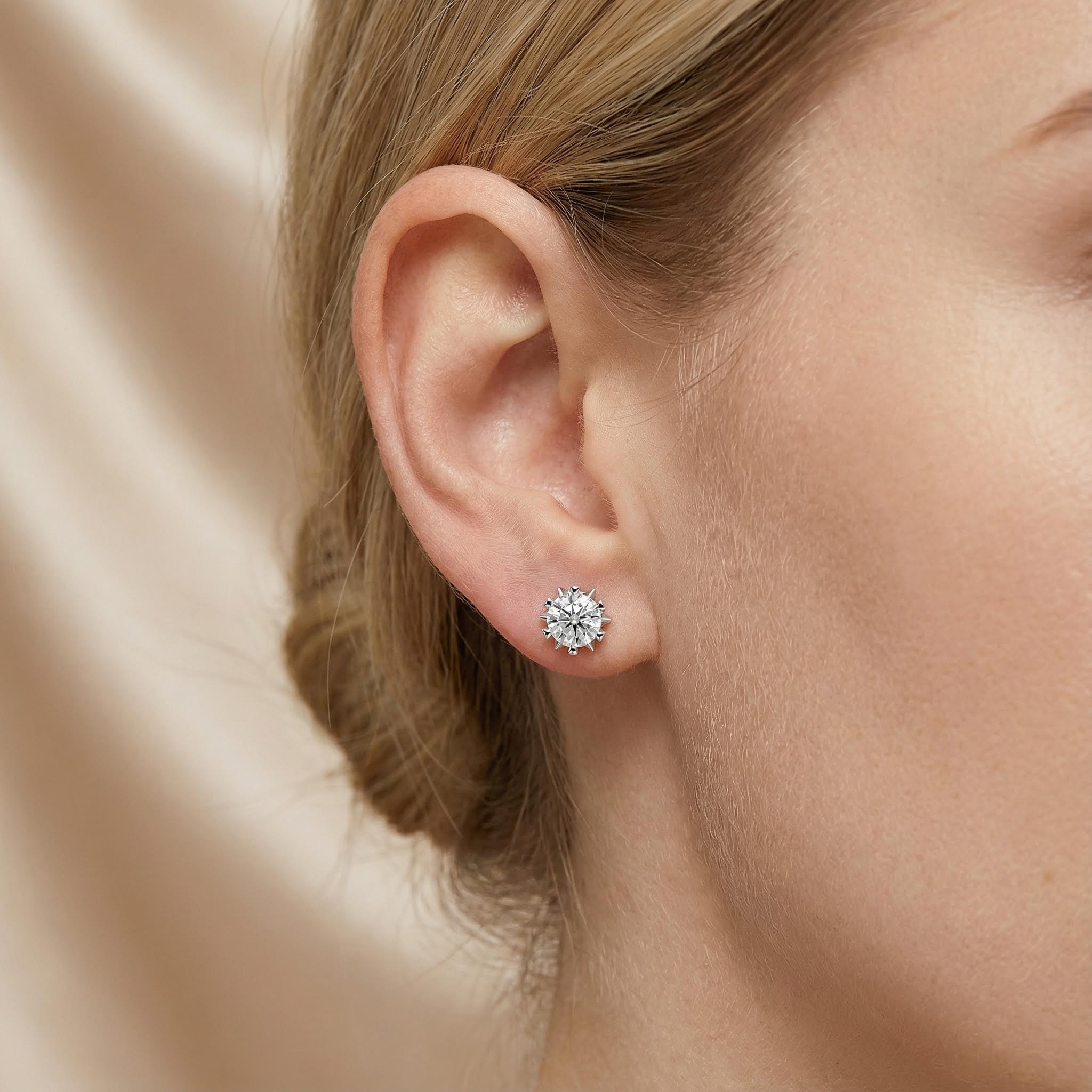 0.5CT/1CT Round Cut VVS Moissanite S925 Silver Snowflake Stud Earrings