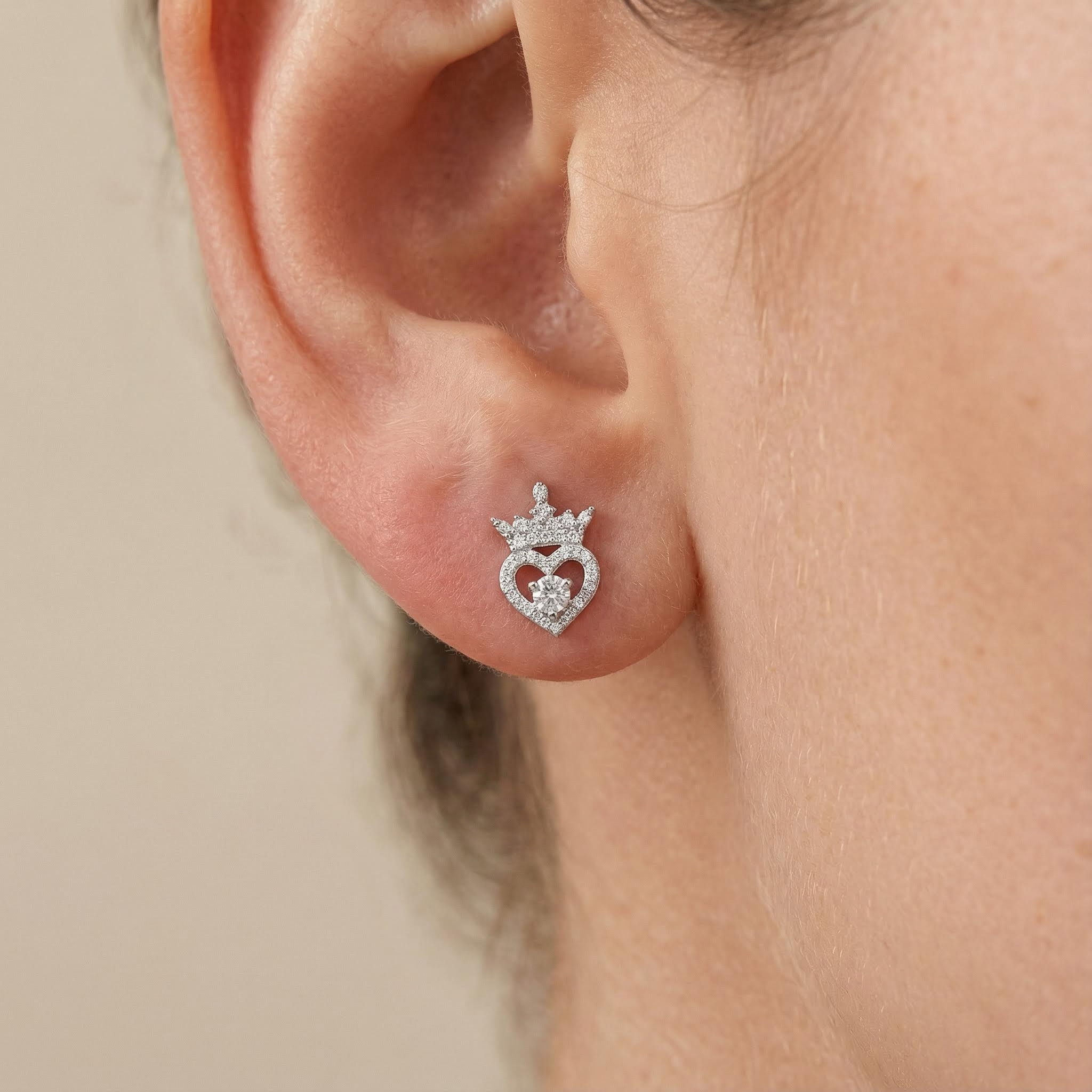 S925 Silver Crown Of Hearts Stud Earrings