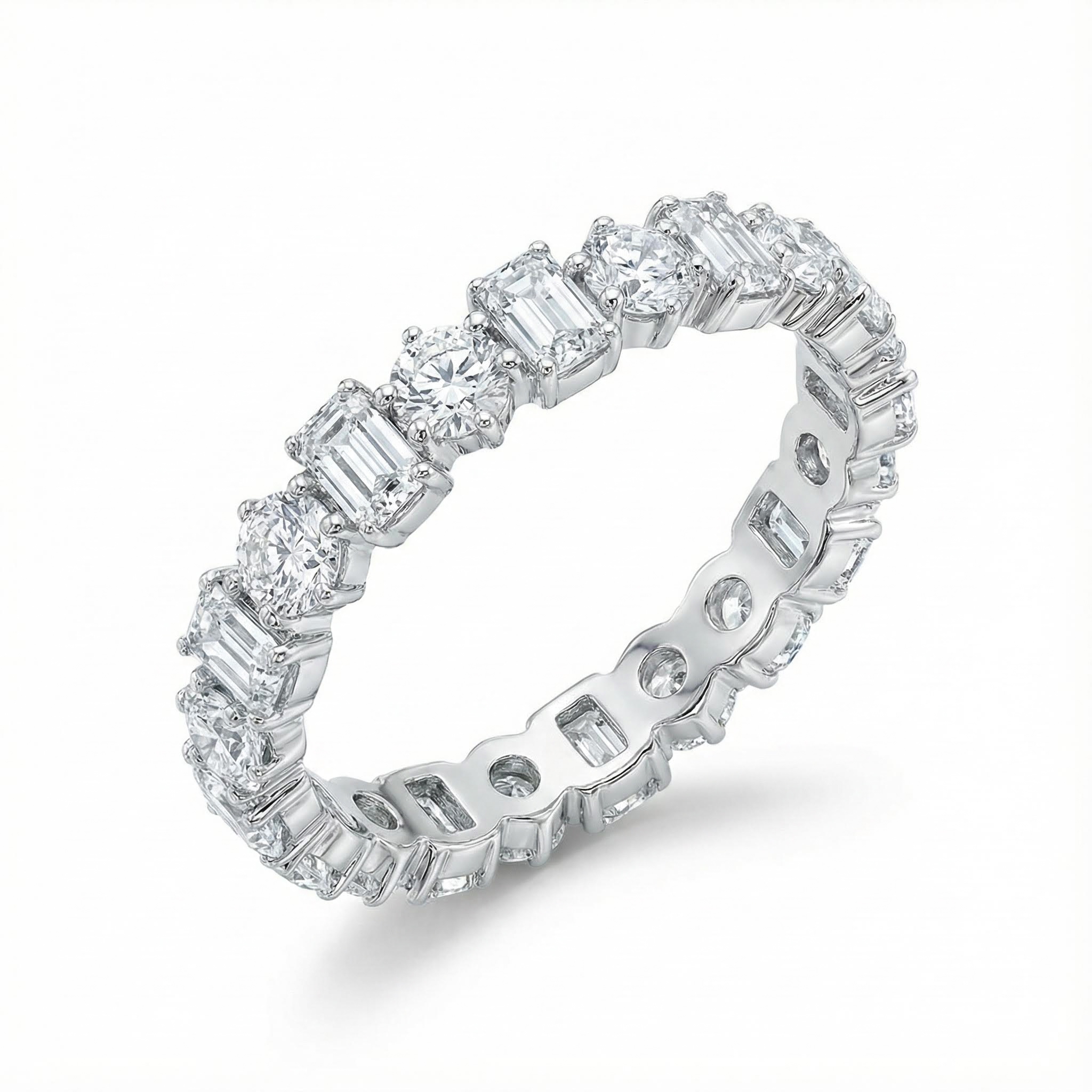 3mm/4mm Alternating Round and Emerald Cut VVS Moissanite Wedding Band 3mm/4mm Alternating Round and Emerald Cut VVS Moissanite Wedding Band