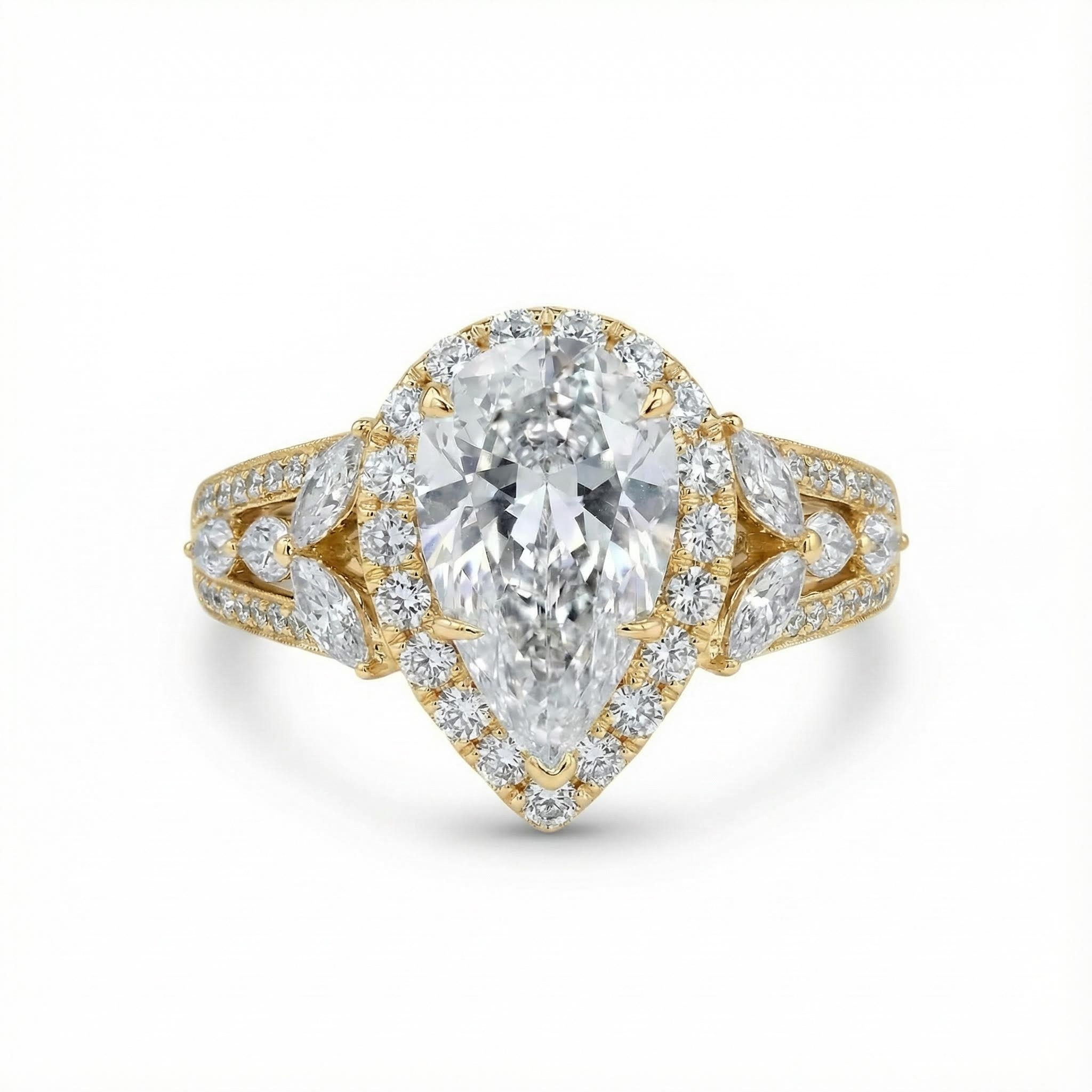 Pear Cut VVS Moissanite Halo Engagement Ring Pear Cut VVS Moissanite Halo Engagement Ring