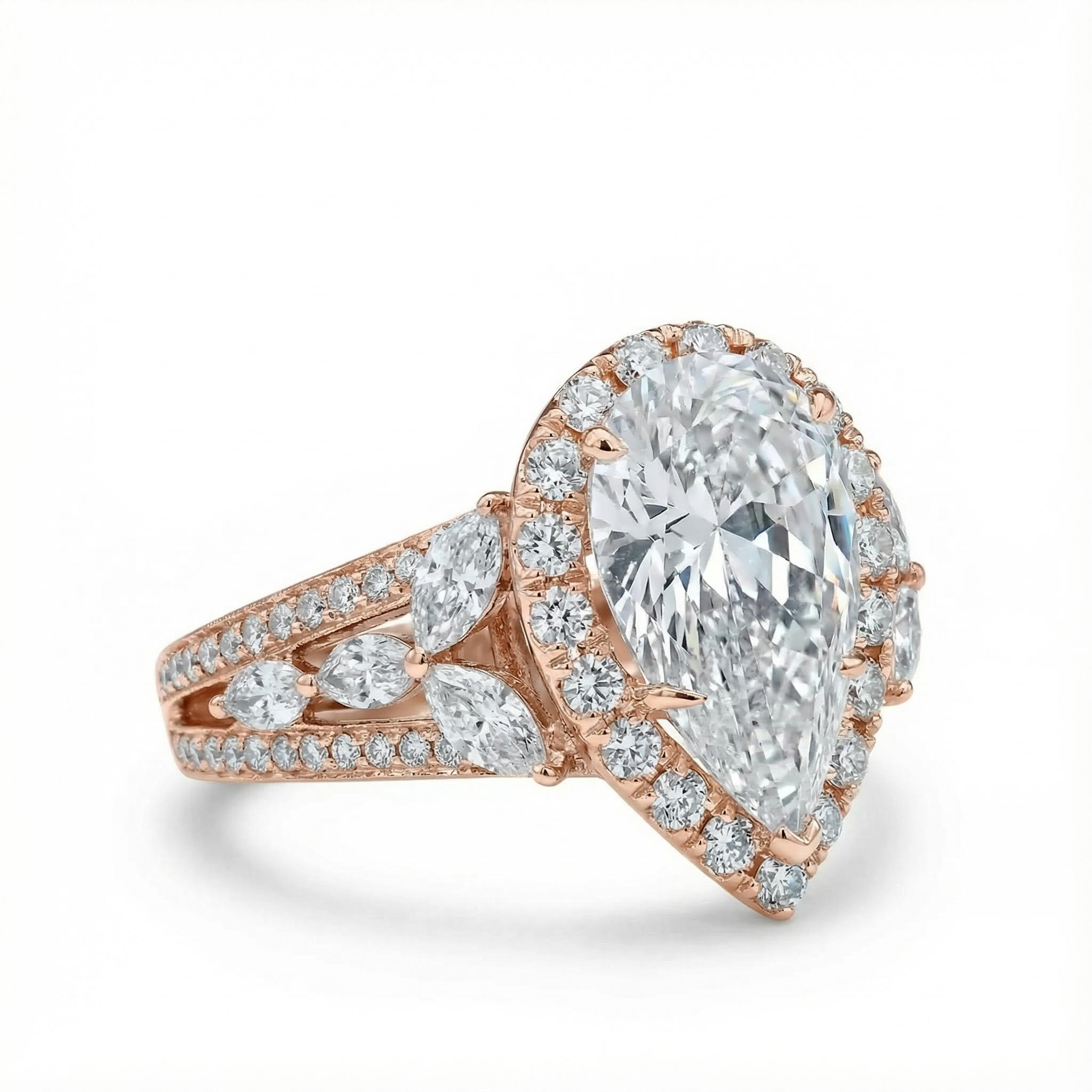 Pear Cut VVS Moissanite Halo Engagement Ring Pear Cut VVS Moissanite Halo Engagement Ring