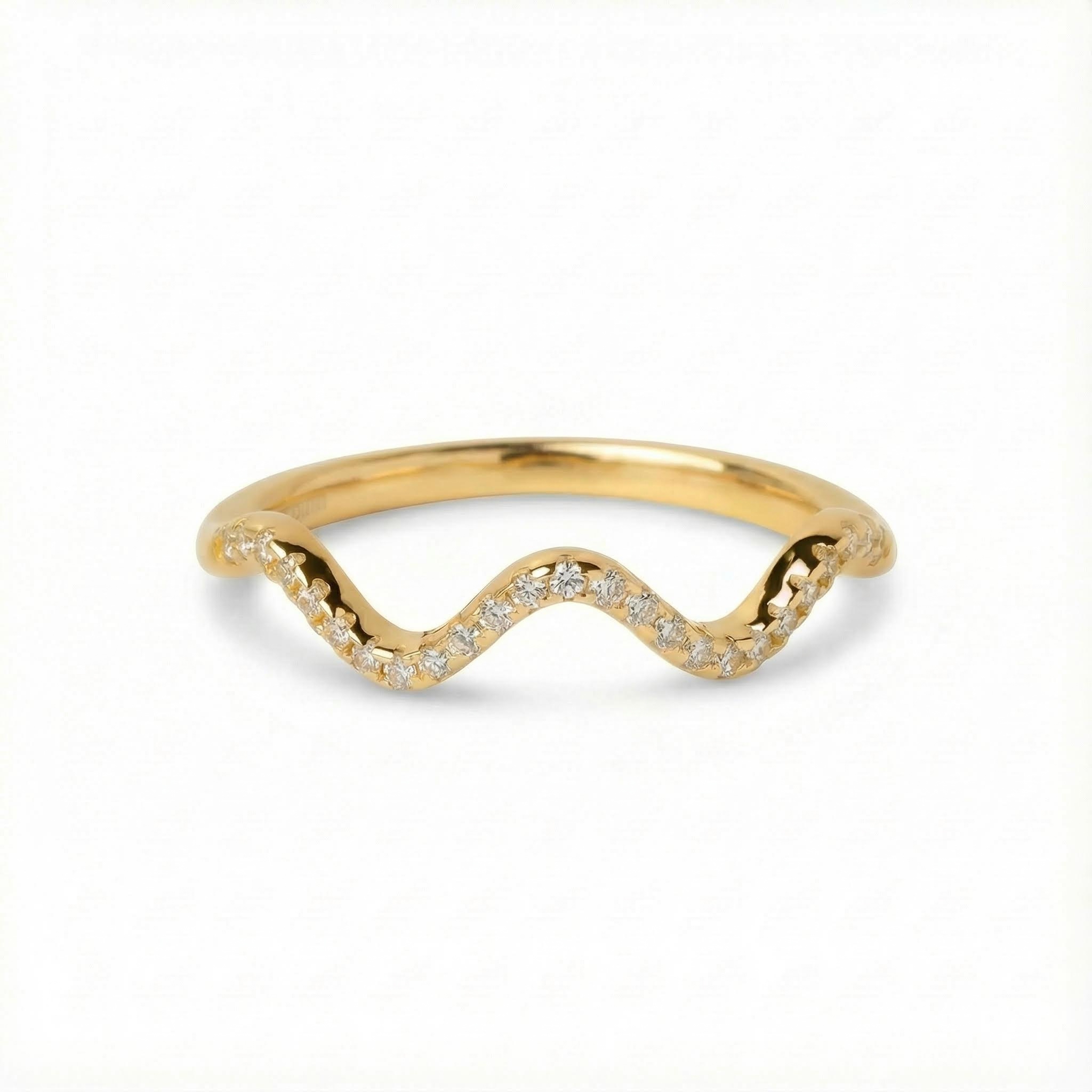 Round Cut VVS Moissanite Wavy Wedding Band