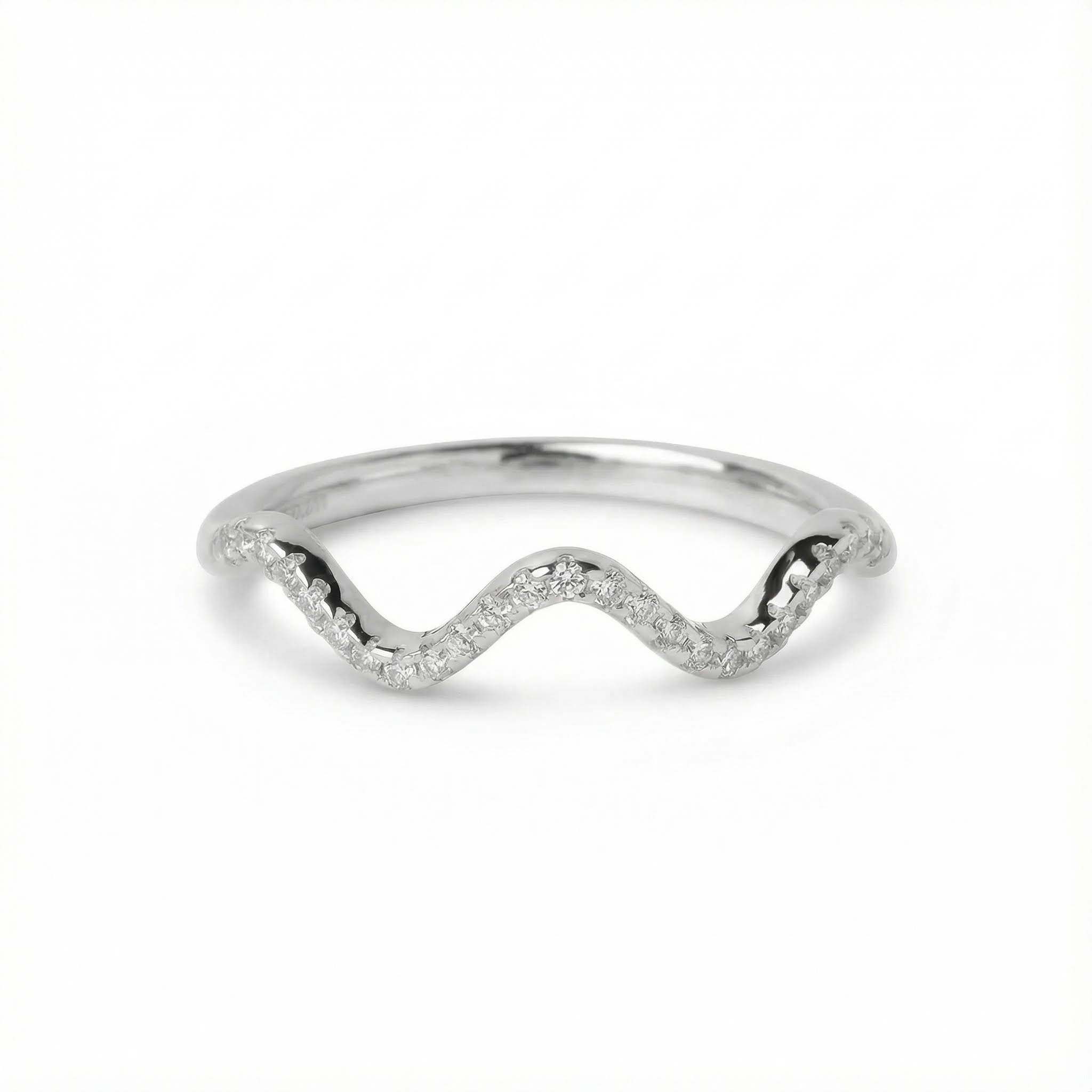 Round Cut VVS Moissanite Wavy Wedding Band