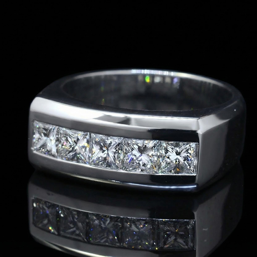 S925S & VVS Moissanite 5 Stone Princess Cut Diamond Band S925S & VVS Moissanite 5 Stone Princess Cut Diamond Band