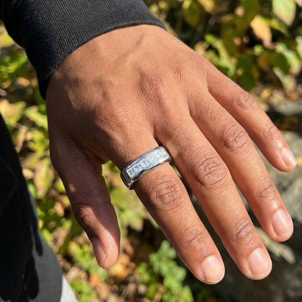 S925S & VVS Moissanite 5 Stone Princess Cut Diamond Band S925S & VVS Moissanite 5 Stone Princess Cut Diamond Band