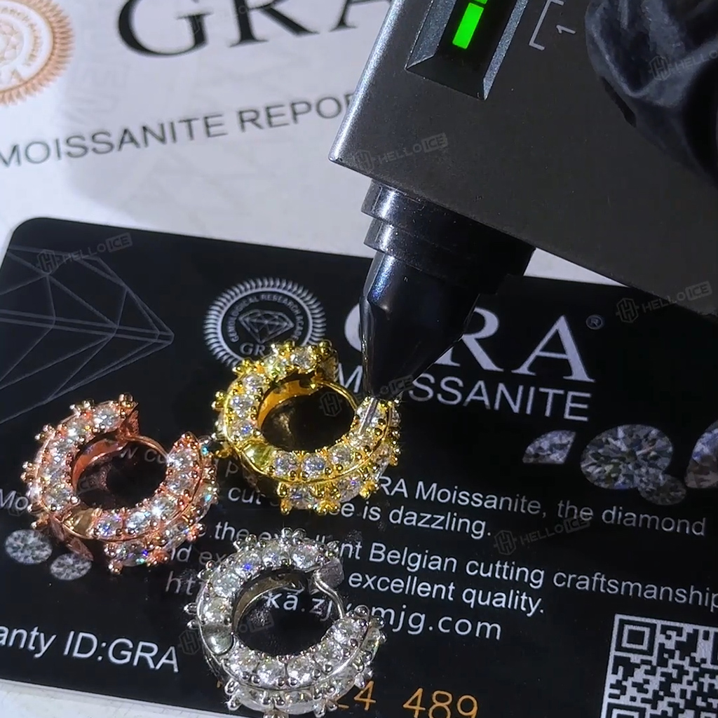 925S & VVS Moissanite Hoop Earrings In White Gold 925S & VVS Moissanite Hoop Earrings In White Gold