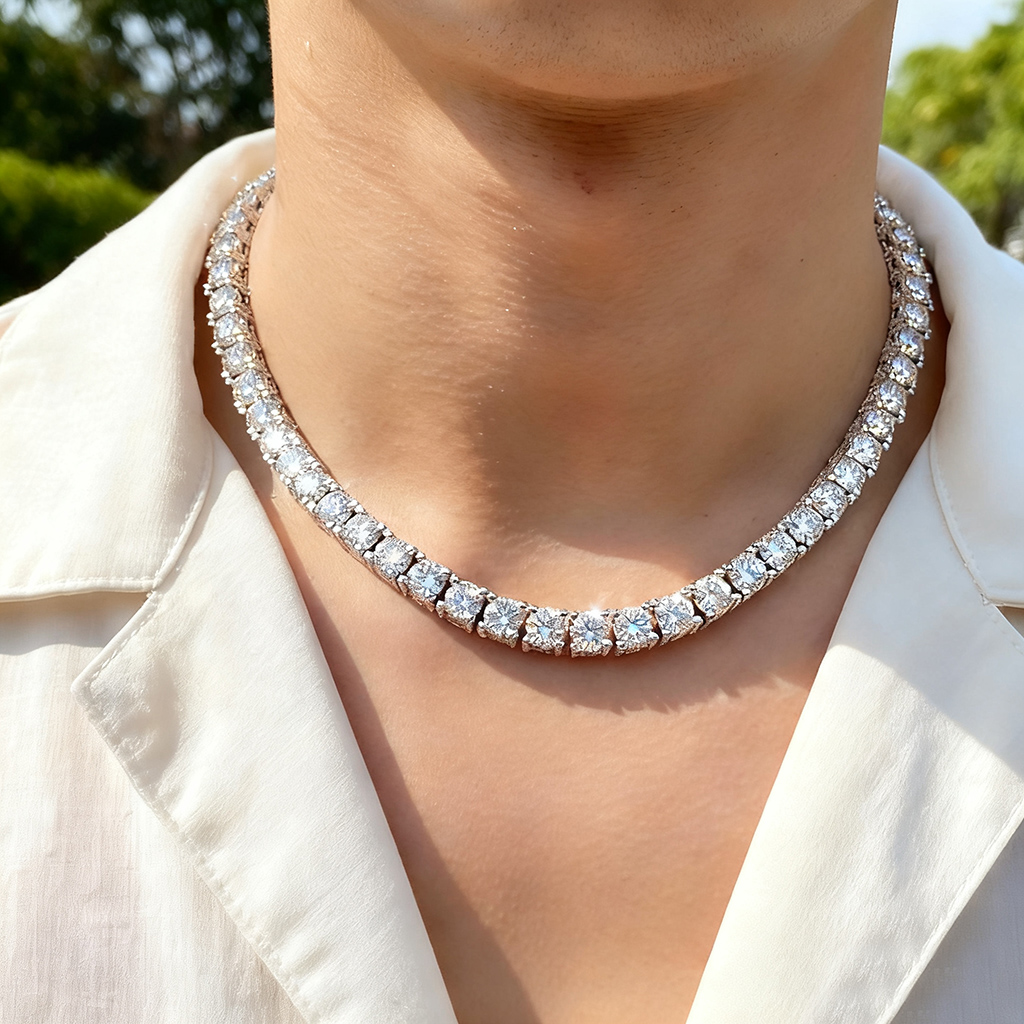 925S & VVS Moissanite 5mm Tennis Chain with Iced Out Sides 925S & VVS Moissanite 5mm Tennis Chain with Iced Out Sides