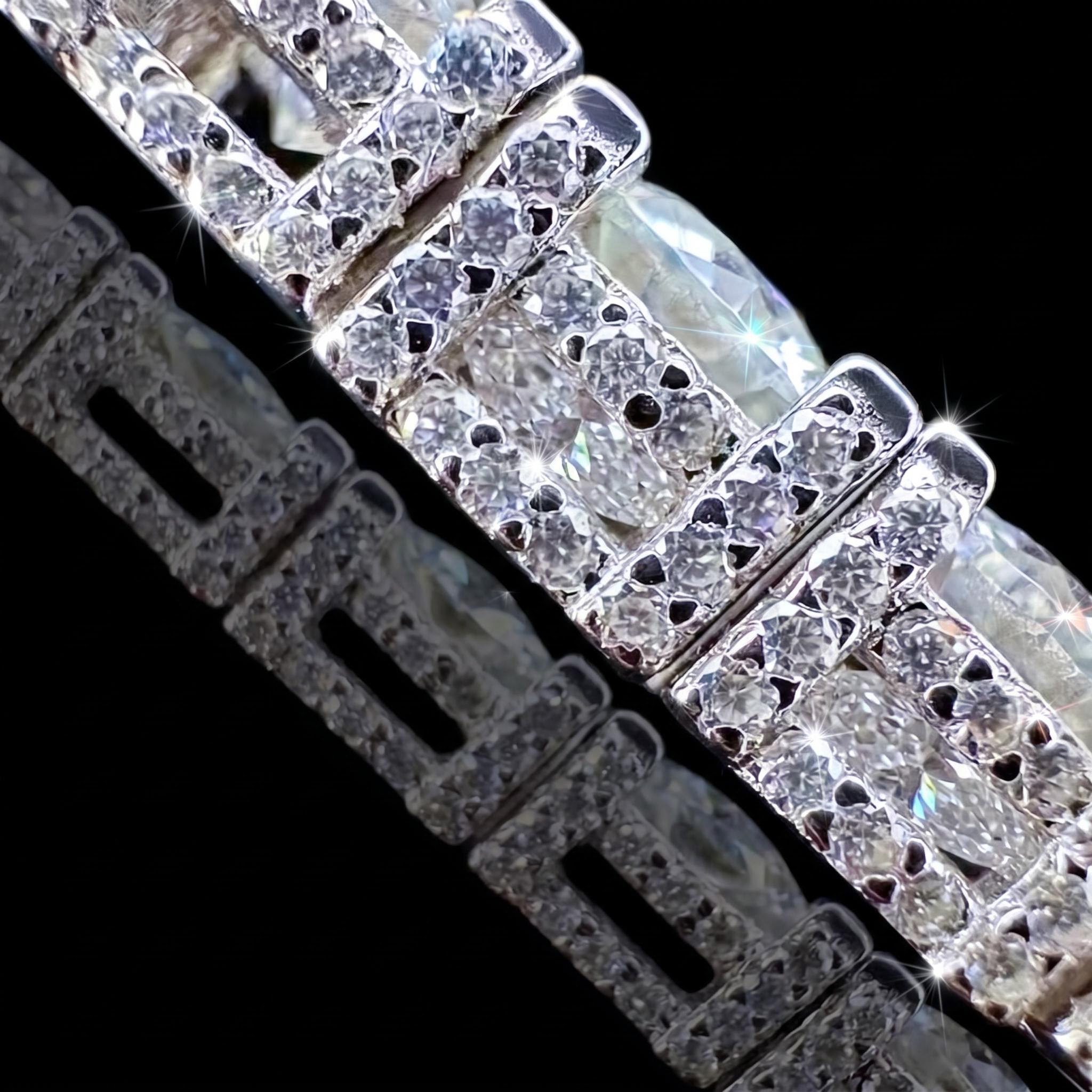925 Silver & VVS1 Moissanite 5mm Tennis Chain with Iced Out Sides 925 Silver & VVS1 Moissanite 5mm Tennis Chain with Iced Out Sides