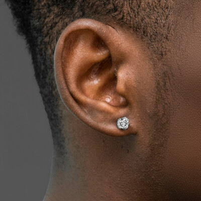 925S & VVS Moissanite 6-prong Stud Earrings with Crown Basket