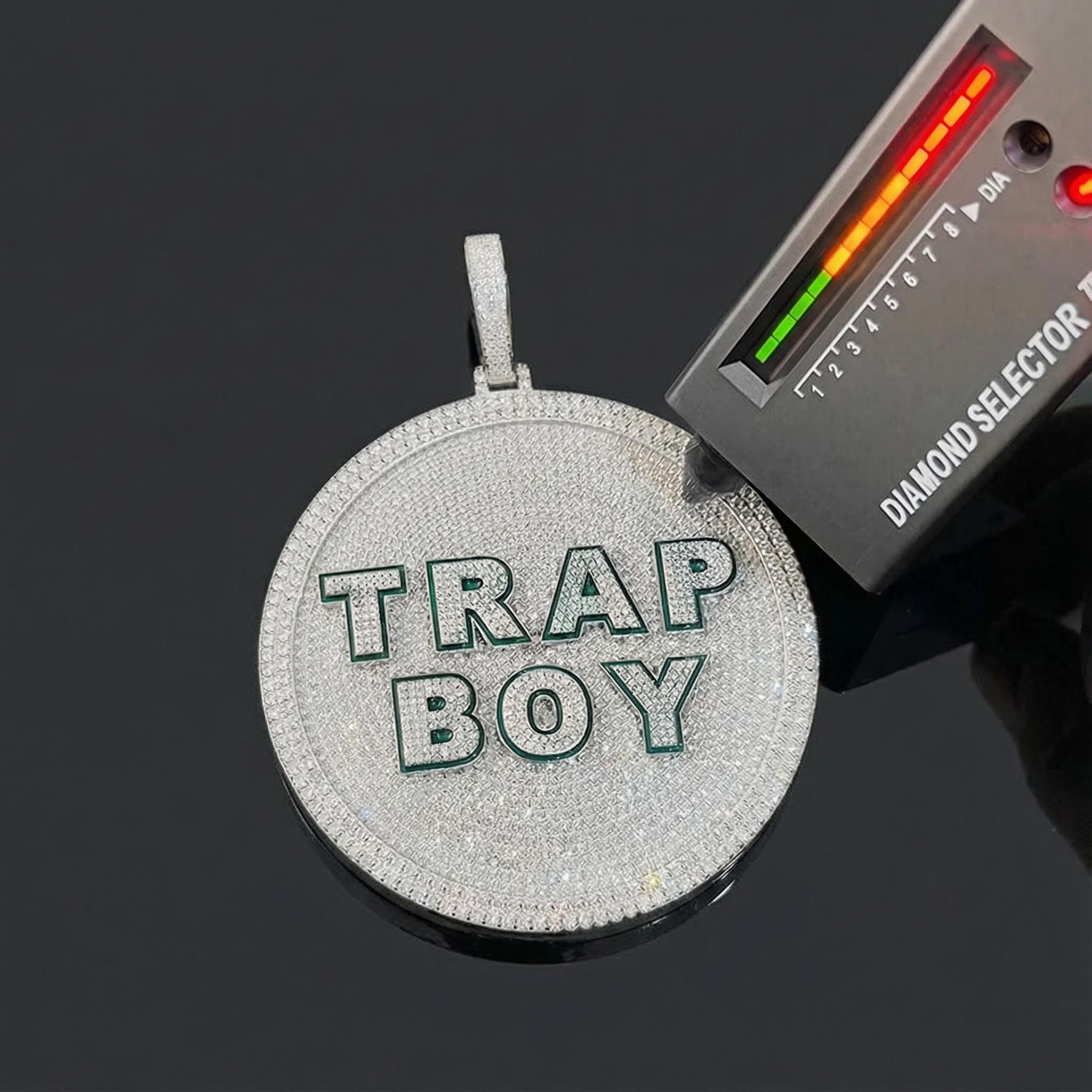 925S & VVS Moissanite Round Custom Name Pendant 925S & VVS Moissanite Round Custom Name Pendant