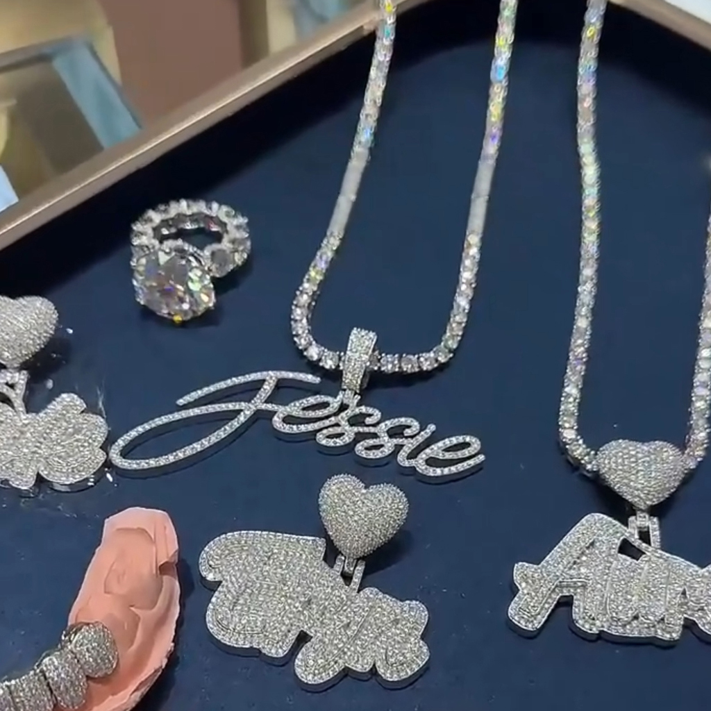 925S & VVS Moissanite Custom Personalized Name Letter Pendant