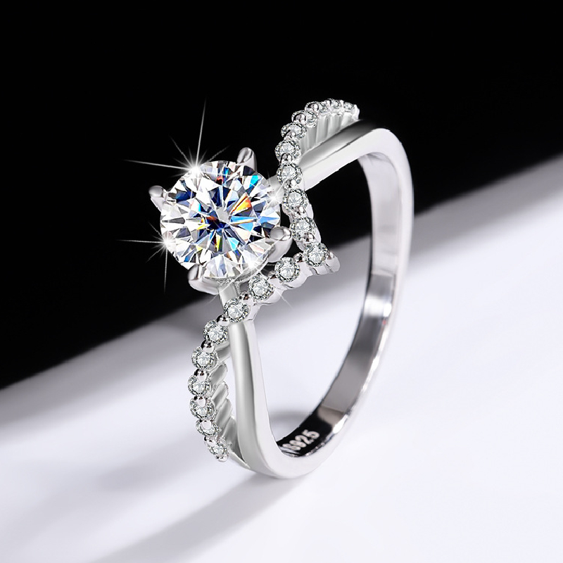925S & VVS Moissanite 1CT Round Cut Twisted Engagement Ring